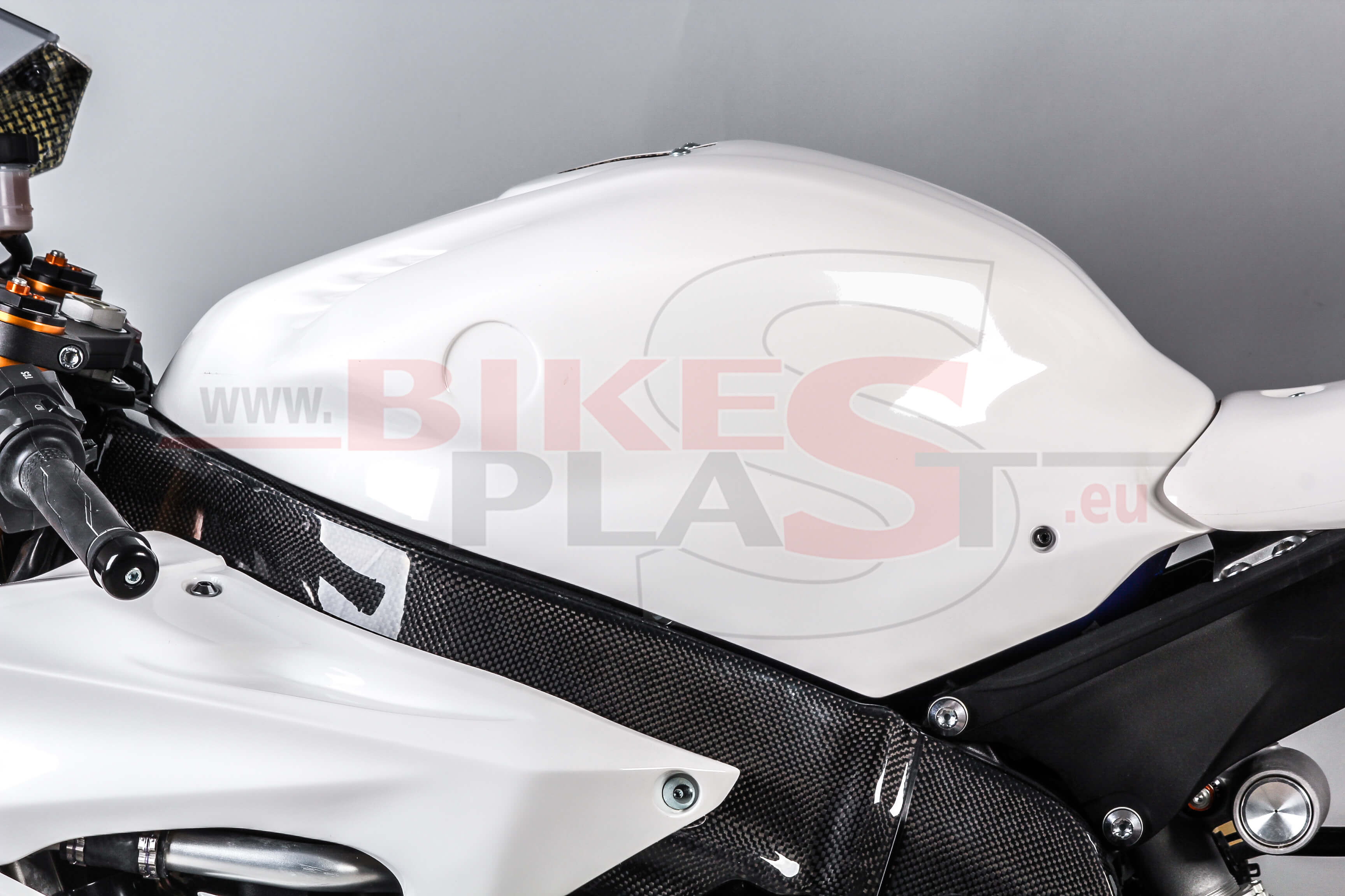 Parts :: Yamaha :: YZF R6 :: Race Fairing Stay / Bodywork