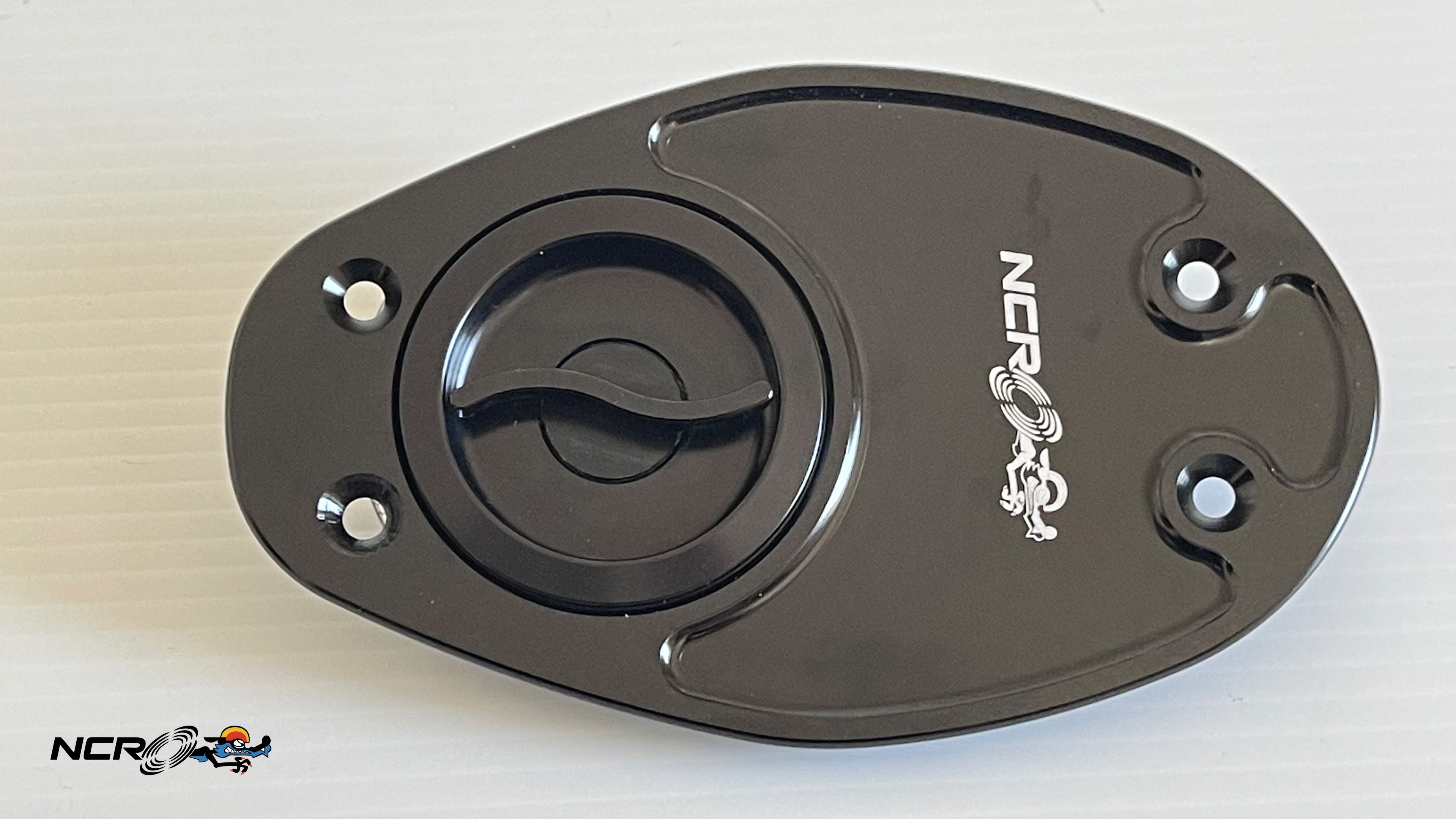 数量限定セール  :: 999 / 749 :: Ducati :: Parts Fuel NCR :: Caps / Tanks パーツ