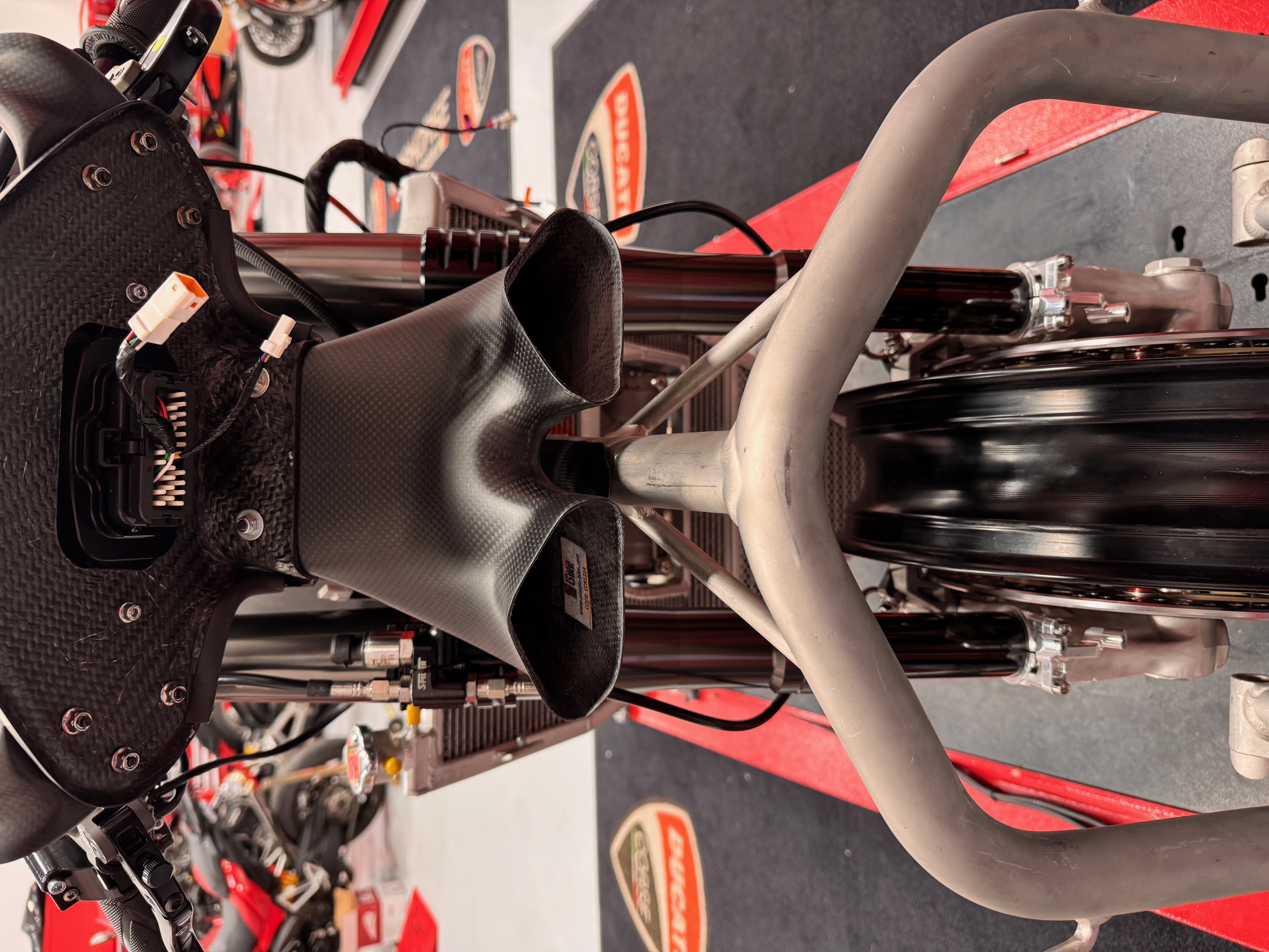 2023 World Superbike Championship-winning Ducati Panigale V4 R: Photo ... - Electric Ducati Panigale V4