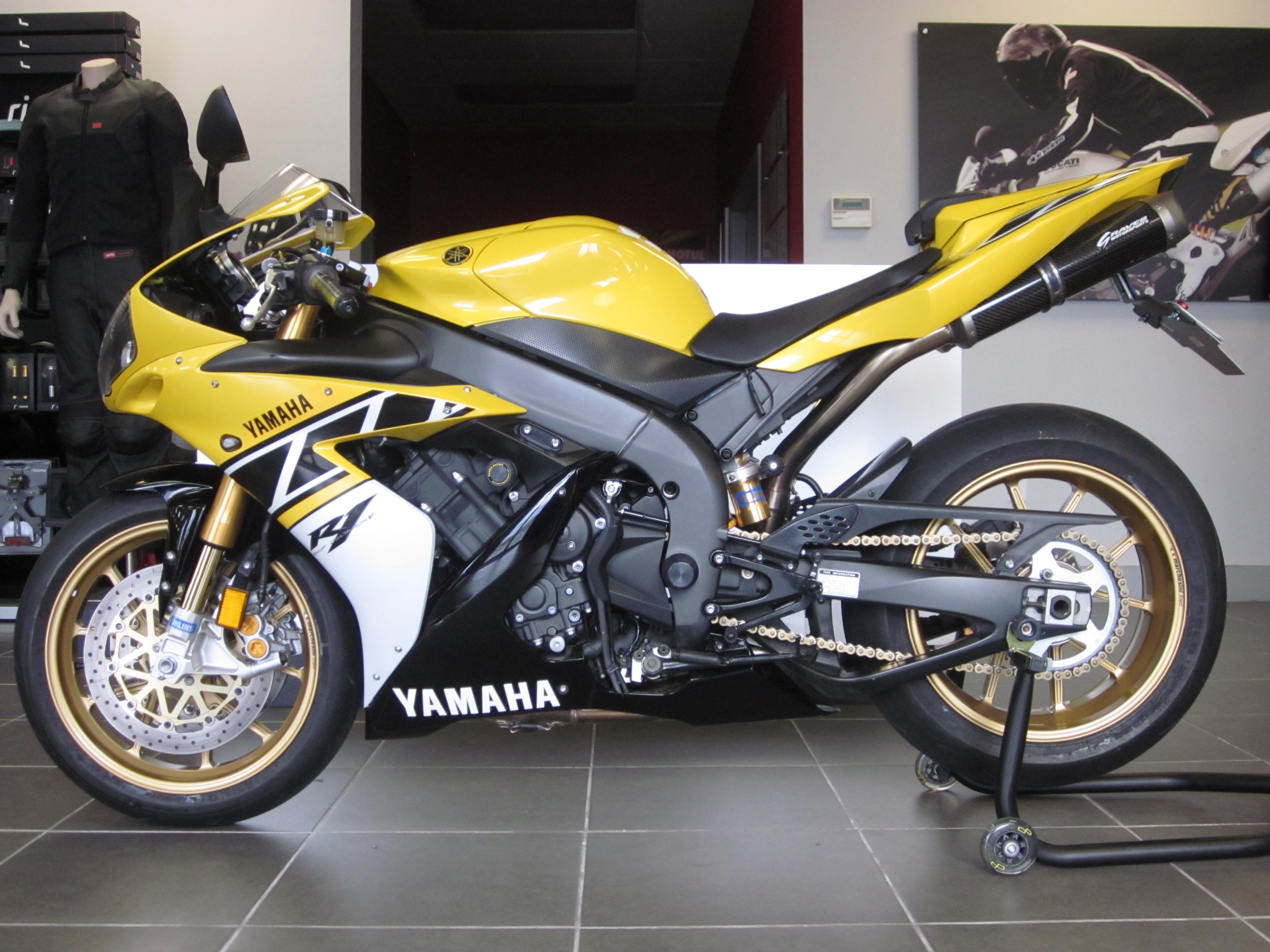 Image gallery :: Yamaha R1 LE - HSBK Racing | Race Team | Training