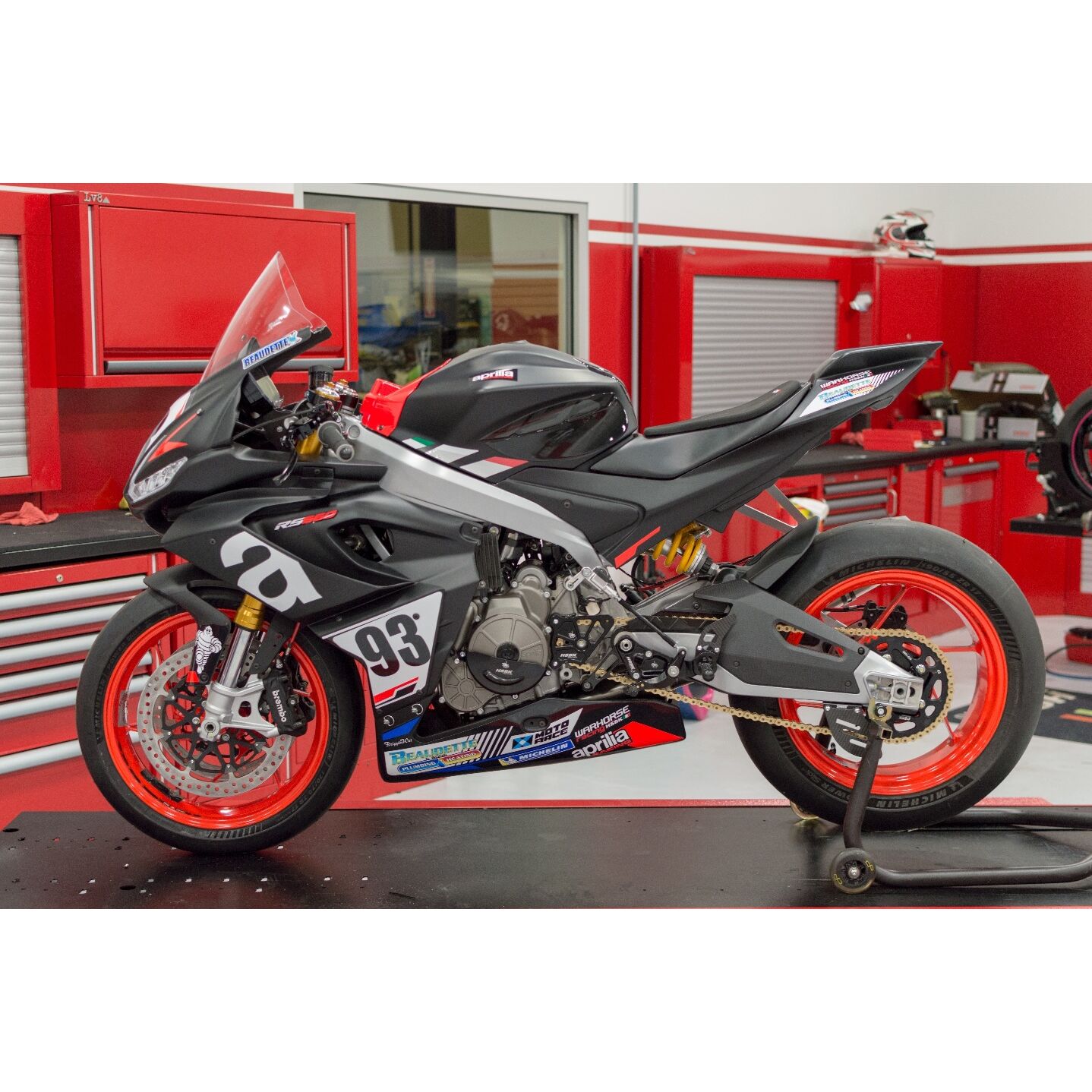 Aprilia rs 660 race bike online