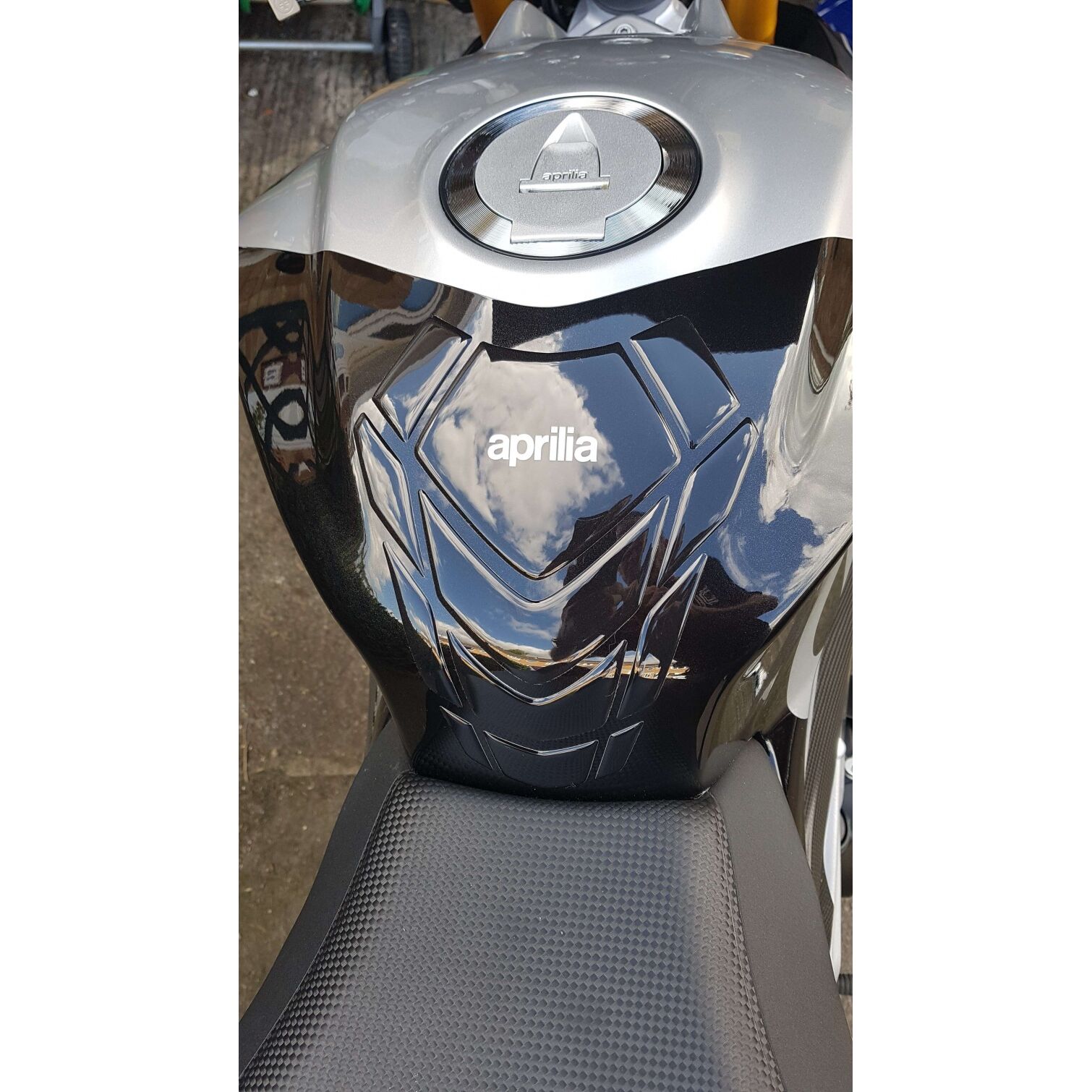 Parts Aprilia RSV4 Fuel Tanks / Caps Aprilia RSV4 (0920