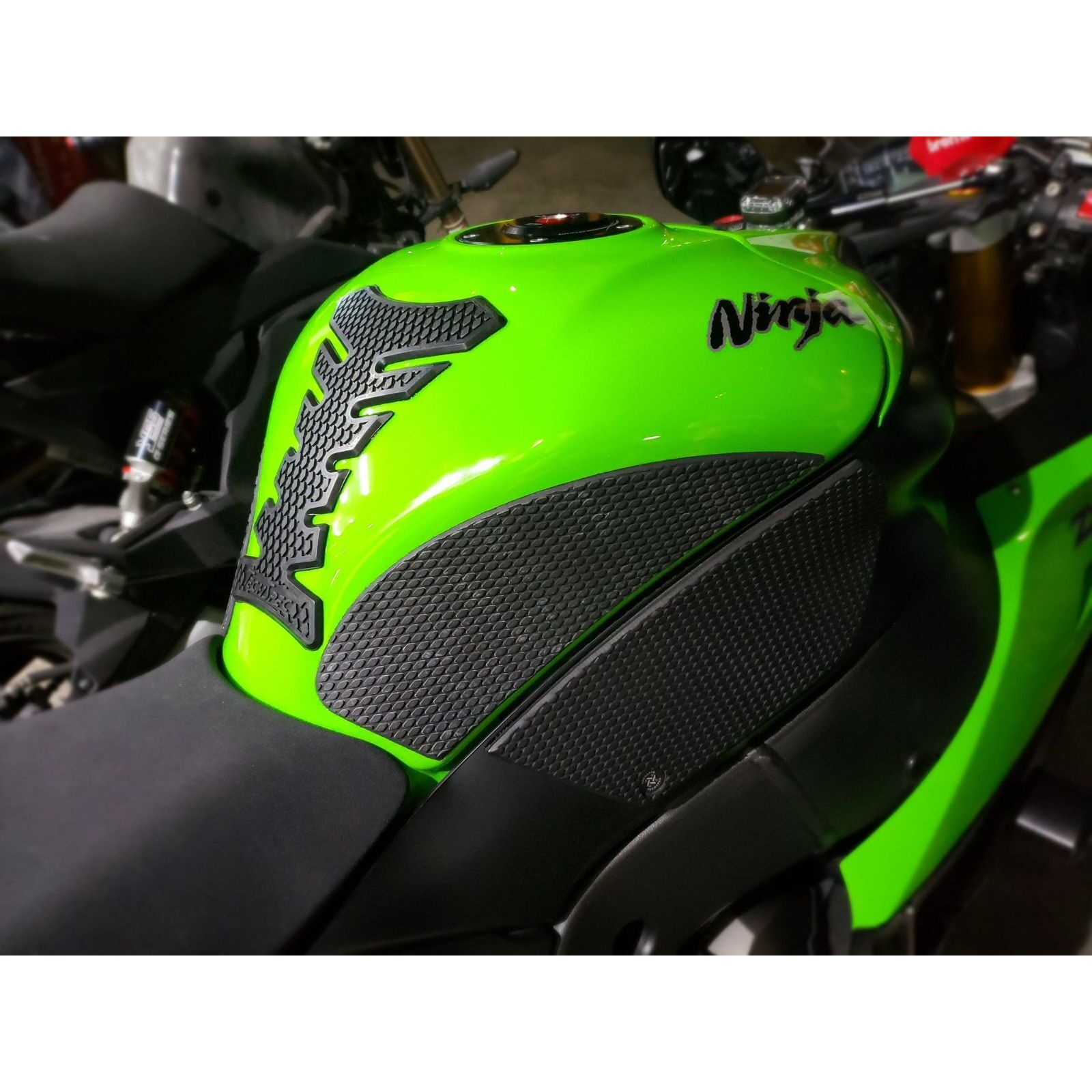 Parts Kawasaki Ninja ZX10R Fuel Tanks / Caps TechSpec