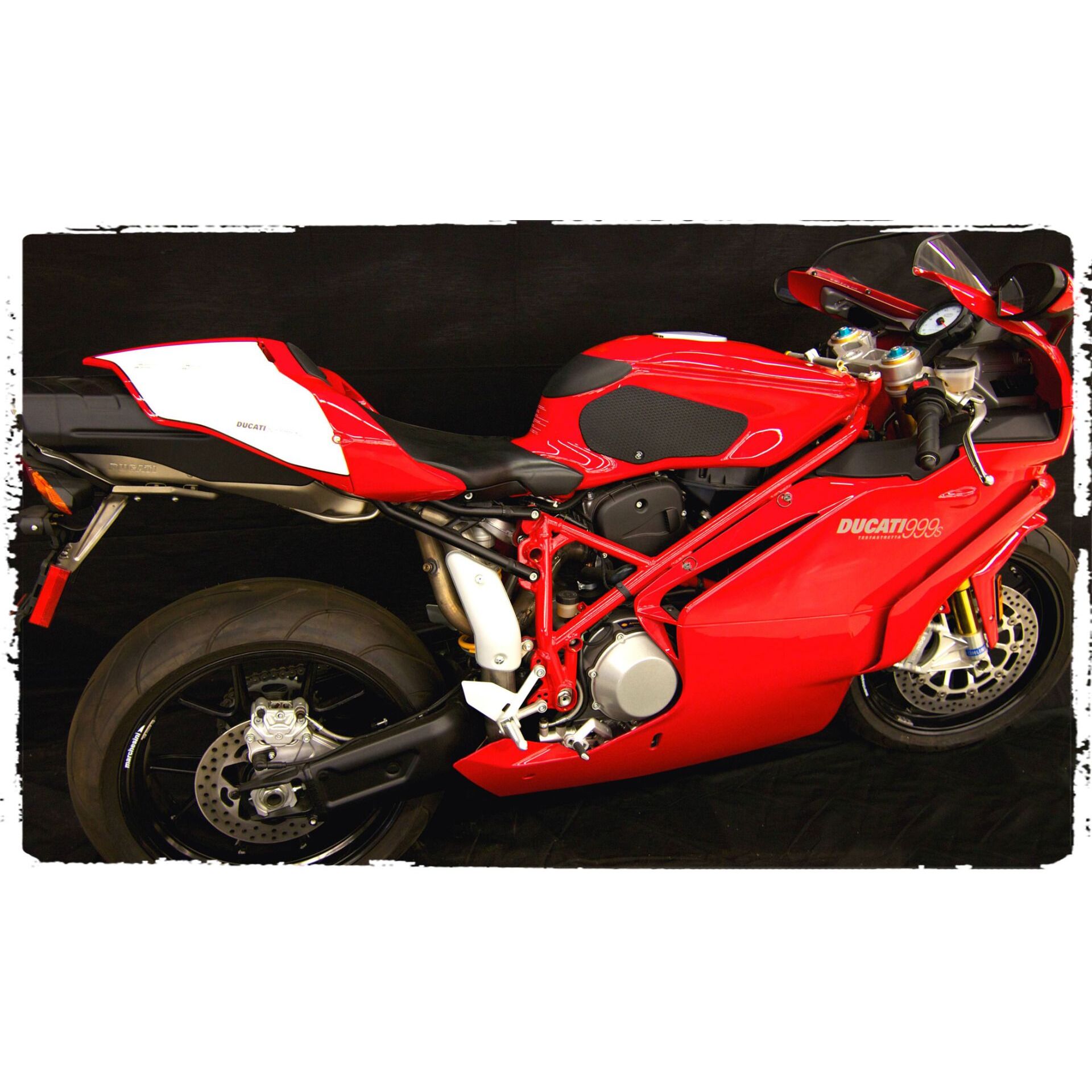 Parts :: Ducati :: 749 / 999 :: Fuel Tanks / Caps :: NCR