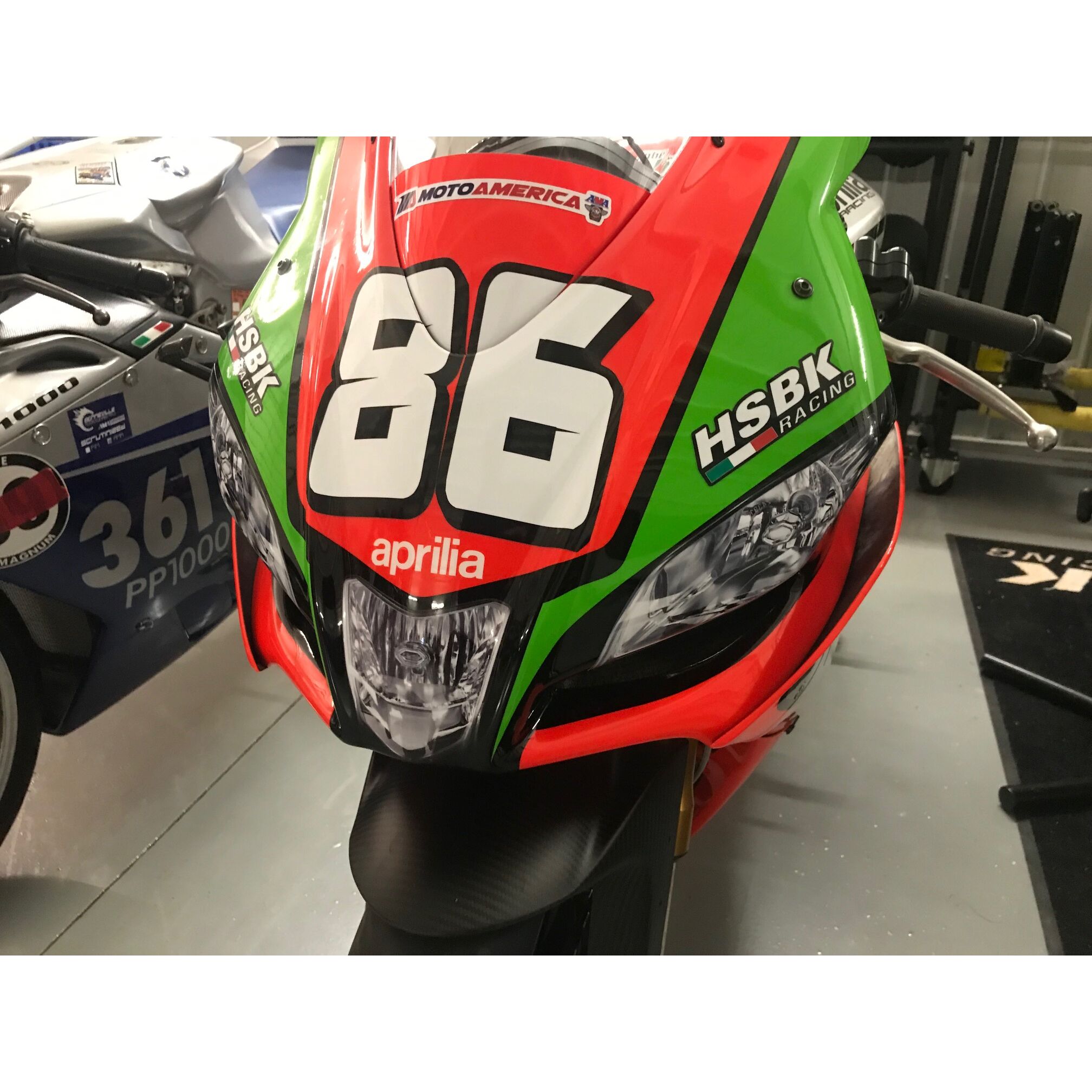 aprilia rsv4 track bike